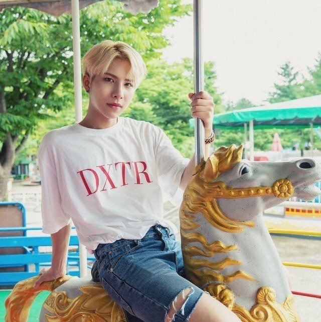 YooHun_'s tweet photo. My Little baby 💜

#StayWithYouKimSehyoon #staywithace #CHOICE #ACE https://t.co/0oG1tj8hAl