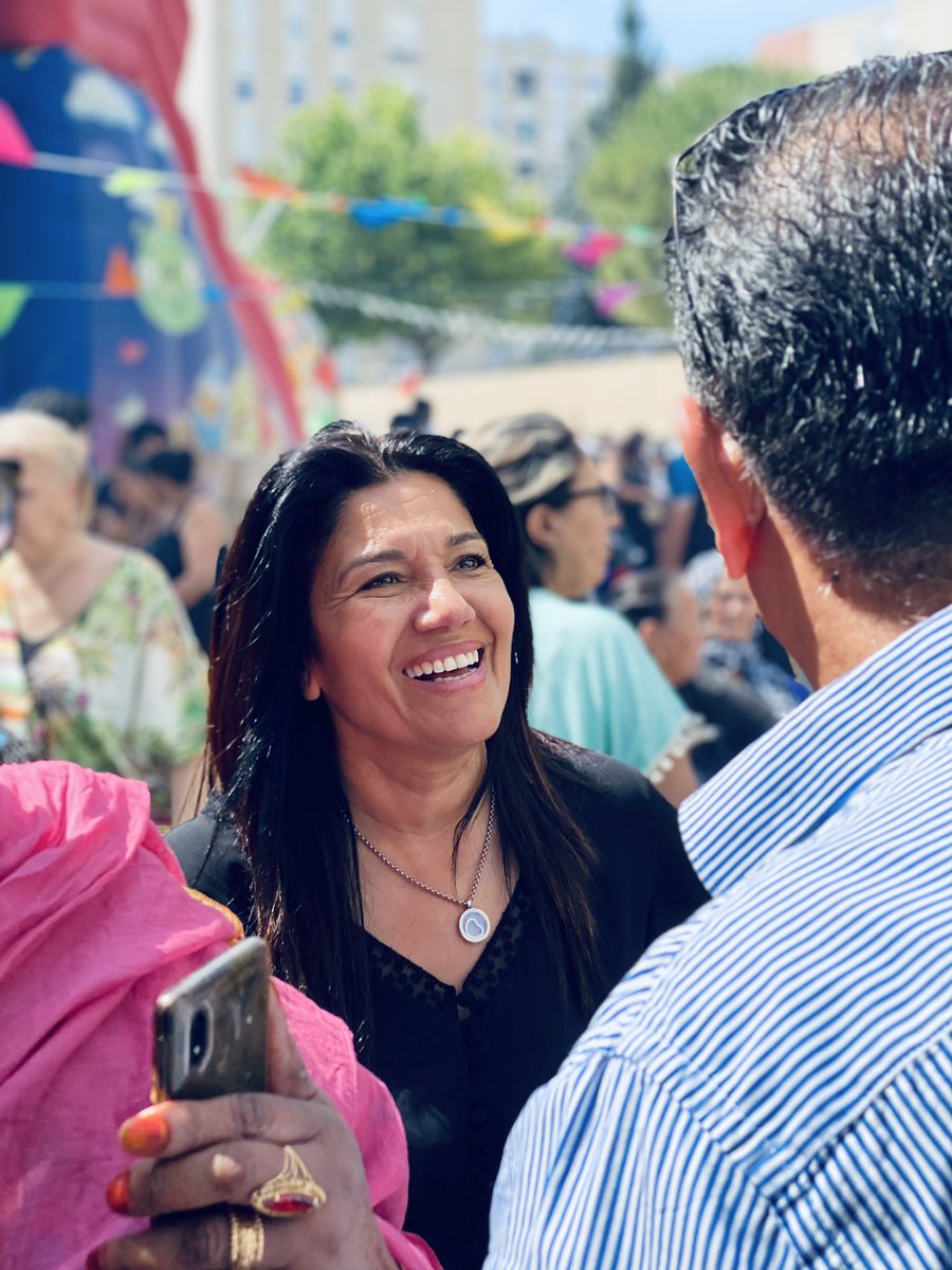 SamiaGhali's tweet photo. A la Castellane, aux côtés des associations avec qui nous nous mobilisons tout au long de l’année pour apporter aux familles ces moments de partage si essentiels 

Bravo à Manu et ceux qui s’engagent et qui donnent de leur temps et de leur énergie pour faire le bien autour d’eux https://t.co/TfUtGyM5b6