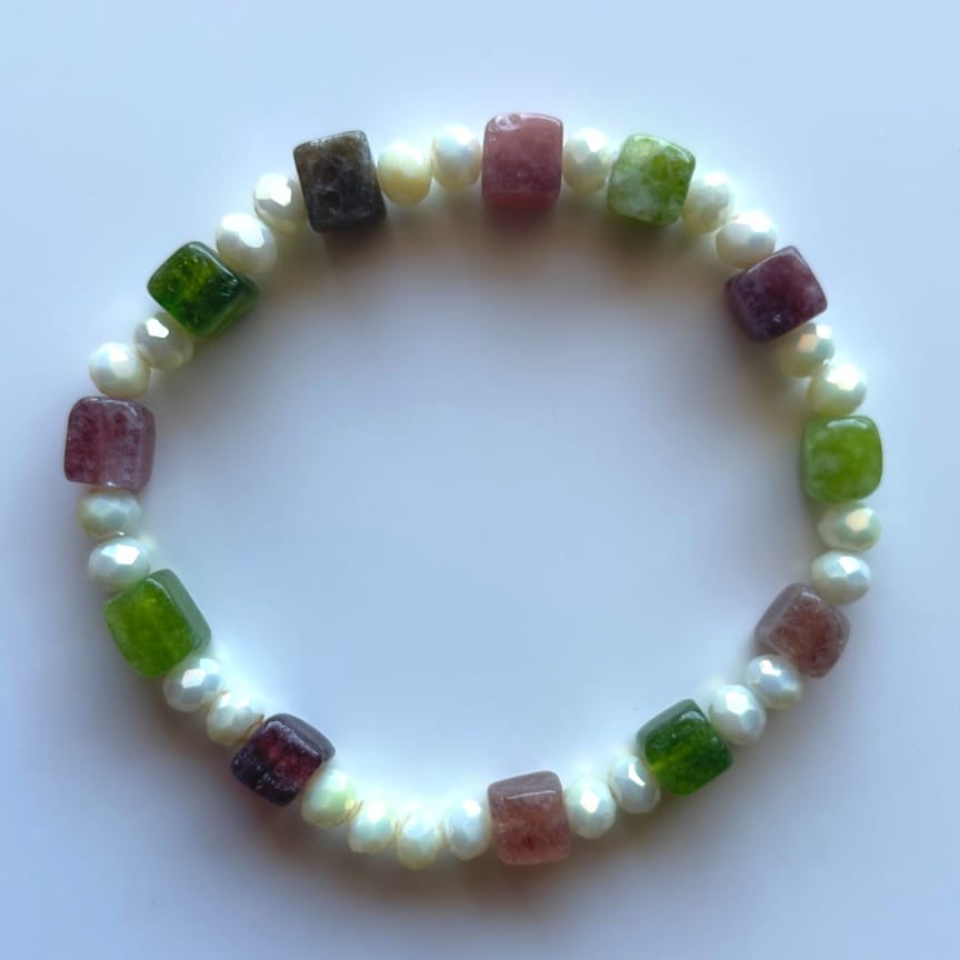 Craftoona's tweet photo. Bracelet 😇❤ https://t.co/lPyqBJcgb1