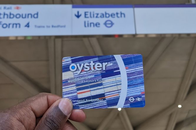 MetropolitanLi6's tweet photo. New oyster cards in elizabeth line colour starting May 24th to celebrate the New line  elizabeth https://t.co/6Vxu2SADLz