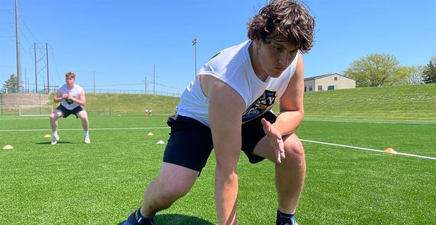 .<a href="/Jack_Bauer7924/">Jack Bauer</a> has been hearing from #KUfball and visited Lawrence in April.

The Olathe South product updates his recruitment with @GPCwallace (VIP): 247sports.com/college/kansas…