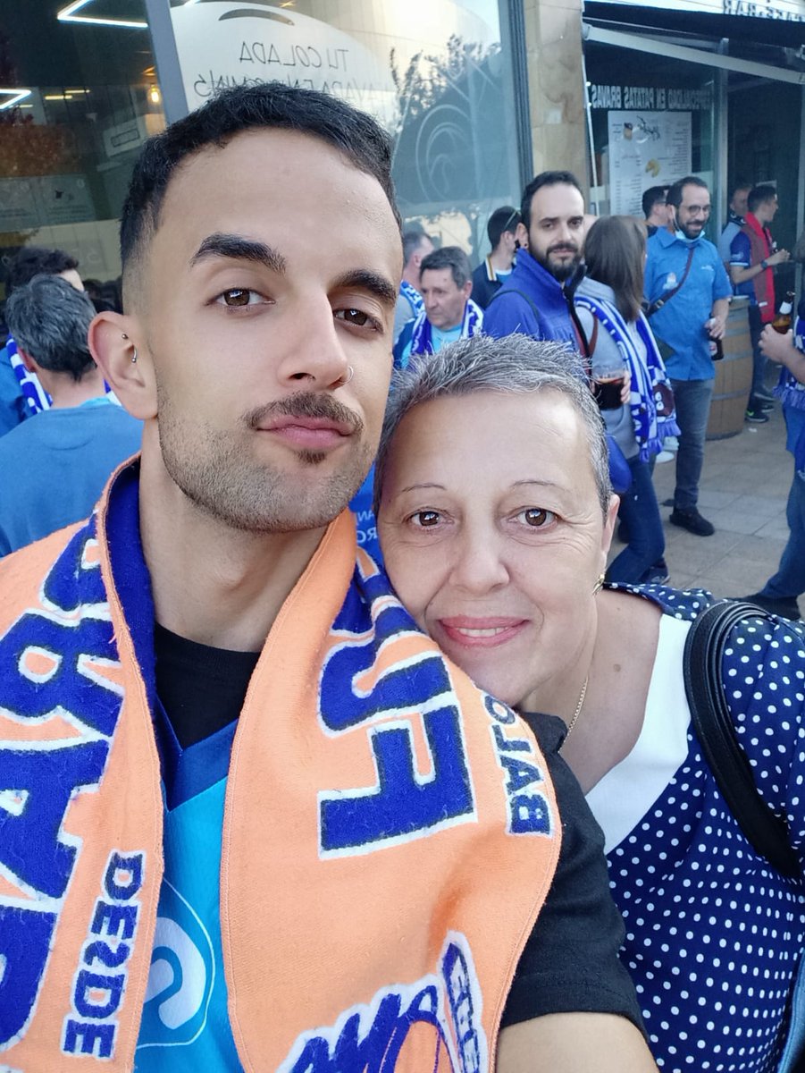 JoseMMD15's tweet photo. Gracias equipo, gracias staff técnico, gracias al club, pero sobre todo gracias a todos los que ayer nos dejamos voz y manos en la grada, esos que llaman afición pero yo llamo familia. Lo de ayer quedará grabado para siempre, el 14/5/22 sucedió el #FUENLABRADAZO @BFuenlabrada https://t.co/r4EwzGkxvZ