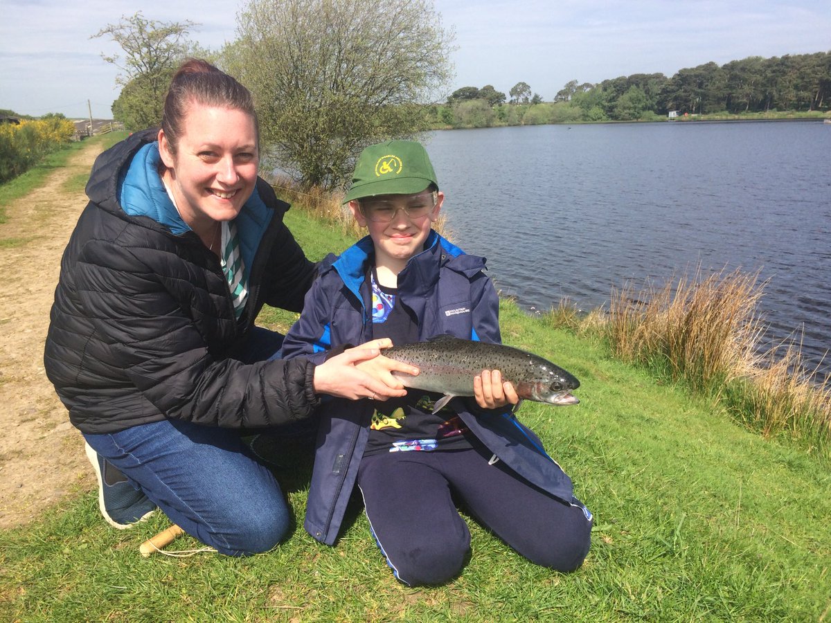 DaveMuntAT's tweet photo. A great Day at Langley Dam ,for Haltwhistle Juniors wonderful mentoring by Coaches Carole a &amp; David Sanderson and a big thanks to Antony and the Fishery team for supporting these young people 👏👏👏
⁦@AnglingTrust⁩ #GetFishing https://t.co/GABZiED9XJ