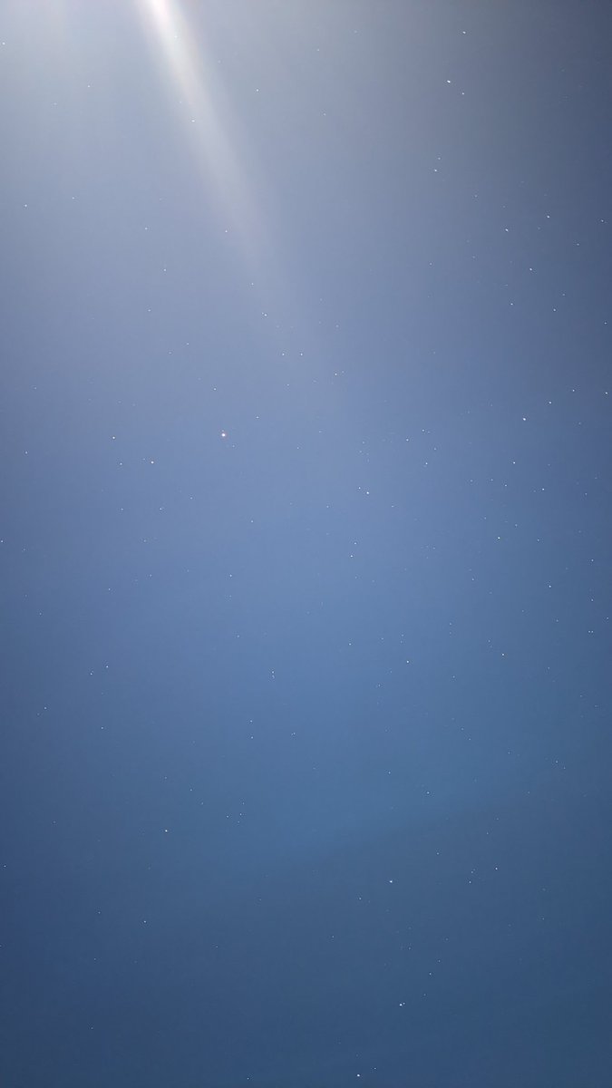CamsCampingAdv's tweet photo. Moonbeam caught on the Pixel 6 Pro

#moonbeam #ASTRO #teampixel #astromode #6pro https://t.co/w0mTY9b6QA