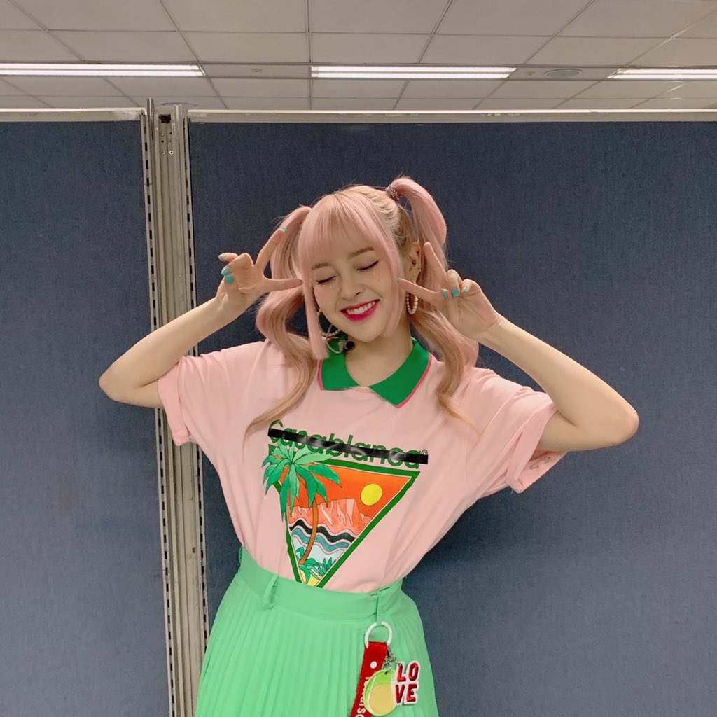 yuuripicss's tweet photo. happy birthday to our talented maknae yuuri !! 
hope you have a wonderful day !! 
#YUURI #유우리 #루나솔라
#ShiningStarYuuriDay
#우리_왕녀_유우리_데이
#お姫様徳永裕梨デイ https://t.co/4ohNPEZKFY