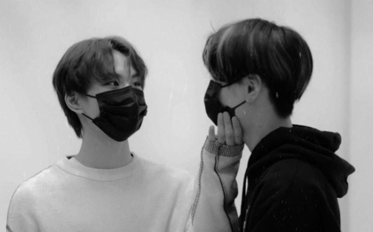 _wonson's tweet image. Between Everlasting
a jaywon au
————————

pjs was already engaged, but his family doesn’t like the boy(yng jw). Because pjs’s parents doesn’t like yng jw, his(pjs) parents made an arranged marriage with a girl who is named eva.