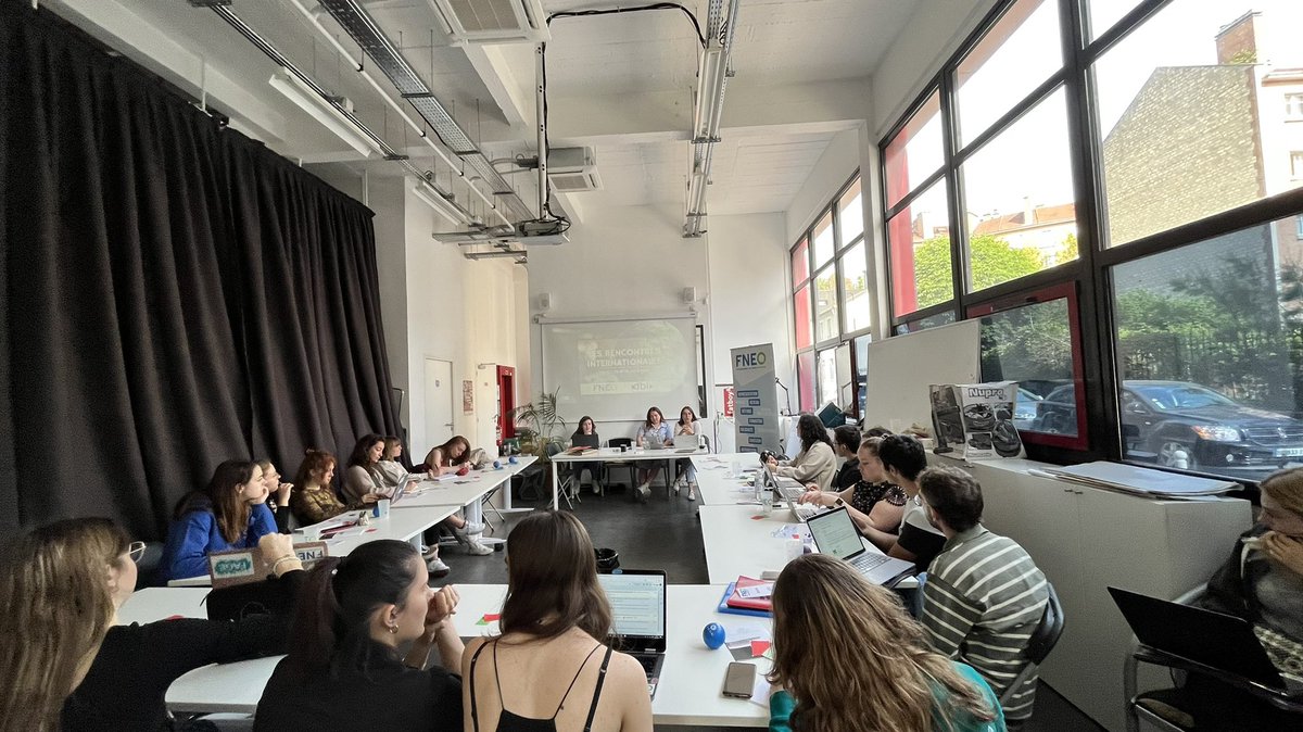Apolline_Got's tweet photo. #CA | Ce week-end avait lieu notre conseil d'administration de mai !

➡️ Actualités et projets du Bureau National
➡️ Actualités de @La_FAGE avec @Quentin_FAGE
➡️ Groupes de travail
➡️ Actualités de nos associations locales

Merci encore à nos administrateurs pour leur présence 🤗 https://t.co/3y35lhCDW5