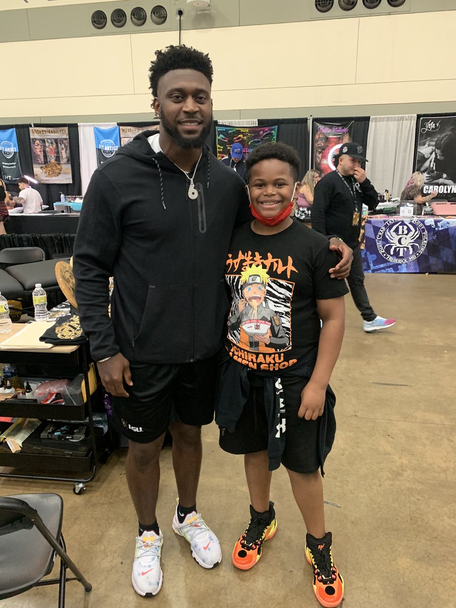 tyler_welsh_'s tweet photo. Got to meet one of my favorite ballers @Patrickqueen_ yesterday 😈😈 https://t.co/uuyqSVafdB