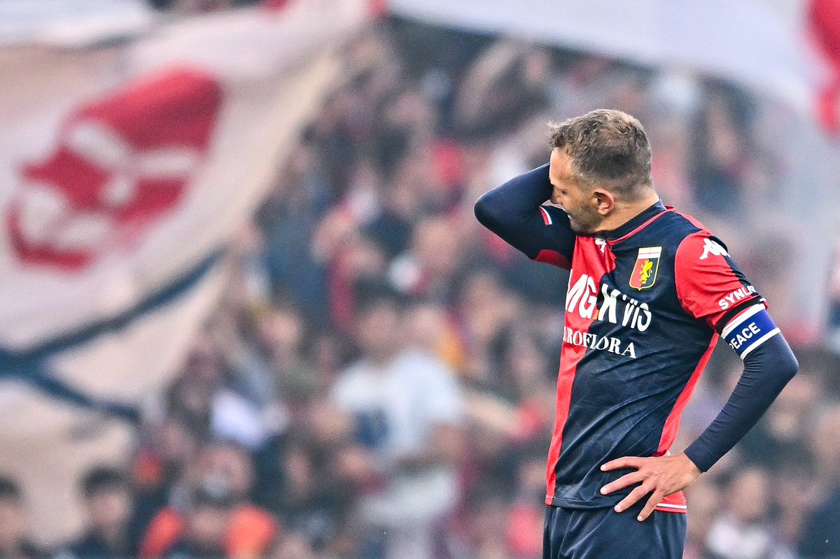 Info_SerieA's tweet photo. Genoa susul Venezia ke Serie B

Kekalahan 0-3 dari Napoli memaksa Genoa terdegradasi. Memang, Genoa bisa samai poin Salernitana di zona aman jika menang di giornata terakhir. Tapi mereka kalah head to head. 

Ini sekaligus pertama kalinya Il Grifone turun kasta setelah 15 tahun https://t.co/kMHpaL7Ks2