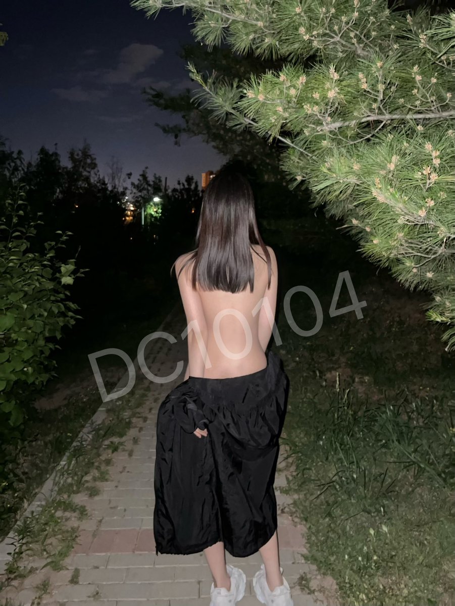 Dc10104's tweet photo. “年更博主”闪现 https://t.co/1VJLQRExBa