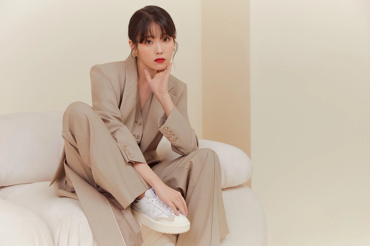 uaenassi's tweet photo. LET'S GO!! 🥳 Drop the HTs!! 💗

JIEUN YOU'RE 30 NOW
#30SpringsWithIU
#서른살의봄_지은아_생일축하해 https://t.co/Wu9eAMEJvv