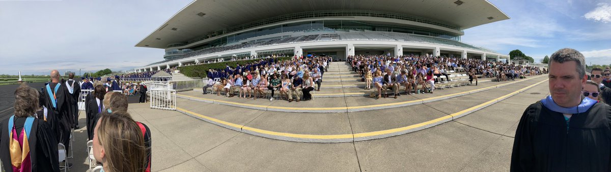 ViatorMisterP's tweet photo. Another beautiful day for an outdoor graduation! #MakeItPermanent #BuildTheStadium #DonationsWelcome https://t.co/r2PzxLOOhy