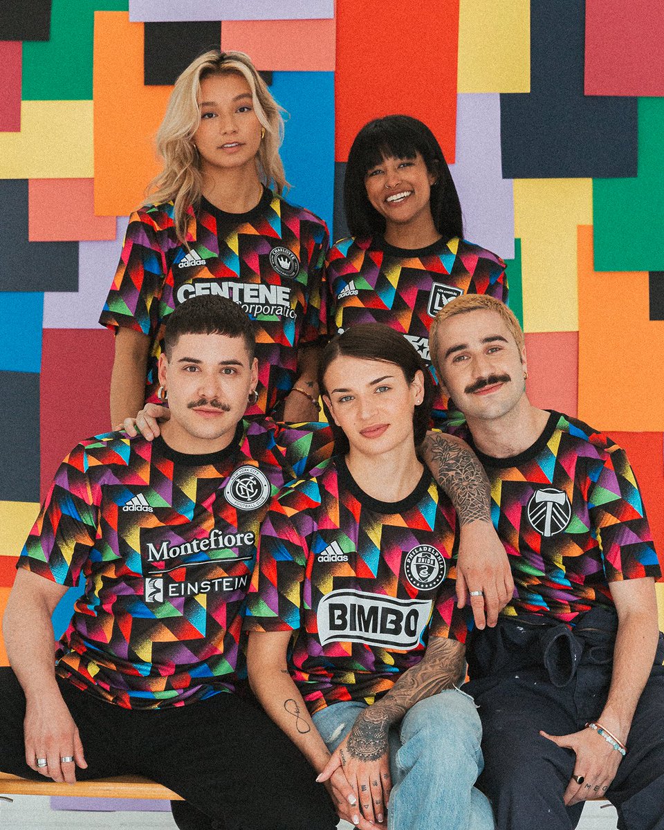 MLS's tweet photo. Love unites us. ❤️

Introducing our 2022 Pride pre-match top, available now: https://t.co/Nfxabvi8mF #SoccerForAll https://t.co/mWd8nqUx8D