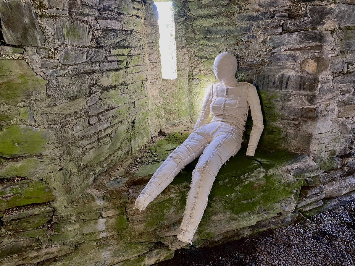 Copylines's tweet photo. The Sherkin Island art graduates’ show was stunning this weekend, with installations all over the island. Congrats to all! Moving to @westcorkarts next. @100DaysOfWalkin @pure_cork #200Crew #WestCork #SherkinIsland https://t.co/Toe74DeSLh