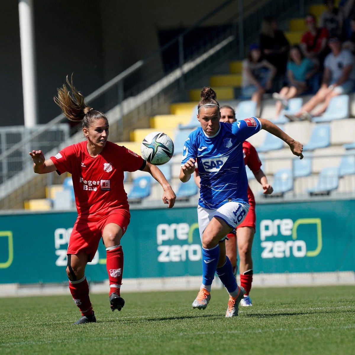 HoffeFrauen's tweet photo. 3:3 im letzten Saisonspiel gegen die @FrauenSCSand ! 💥 Celina Degen (58.) und Chantal Hagel (90.) treffen im zweiten Durchgang für die #FrauenTSG.
#TSGSCS #DieLiga #tsghoffenheim #TSG https://t.co/ayimfYWLMF
