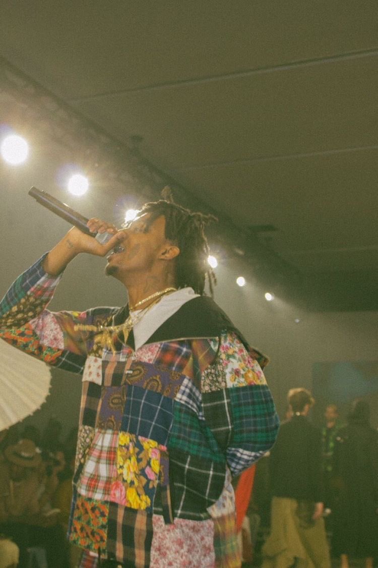 hiddenposters's tweet photo. Playboi Carti performing at VFILES RUNWAY SEASON 7,2016 https://t.co/Ql0SMuEXNA