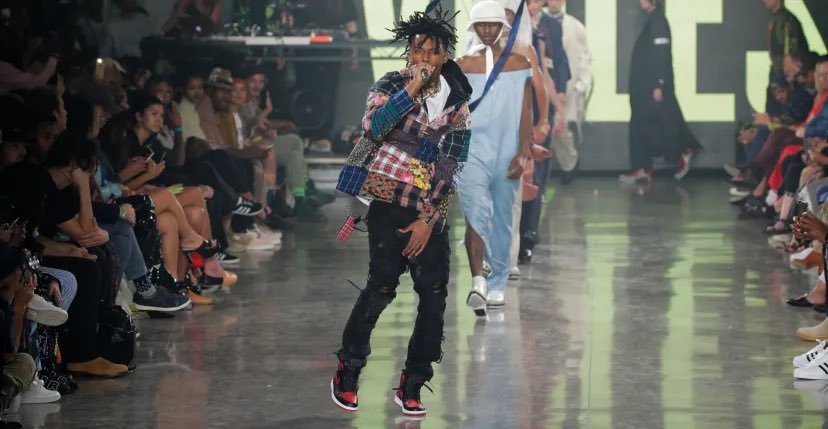 hiddenposters's tweet photo. Playboi Carti performing at VFILES RUNWAY SEASON 7,2016 https://t.co/Ql0SMuEXNA