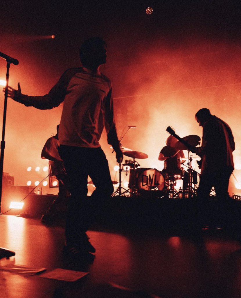 midialouistbr's tweet photo. 📸 • Louis no palco da #LTWTLA, fotografado por Joshua Halling!
“Voltamos hoje à noite em Santiago! 🇨🇱”
via themichaelblackwell https://t.co/py9SGQWXLS