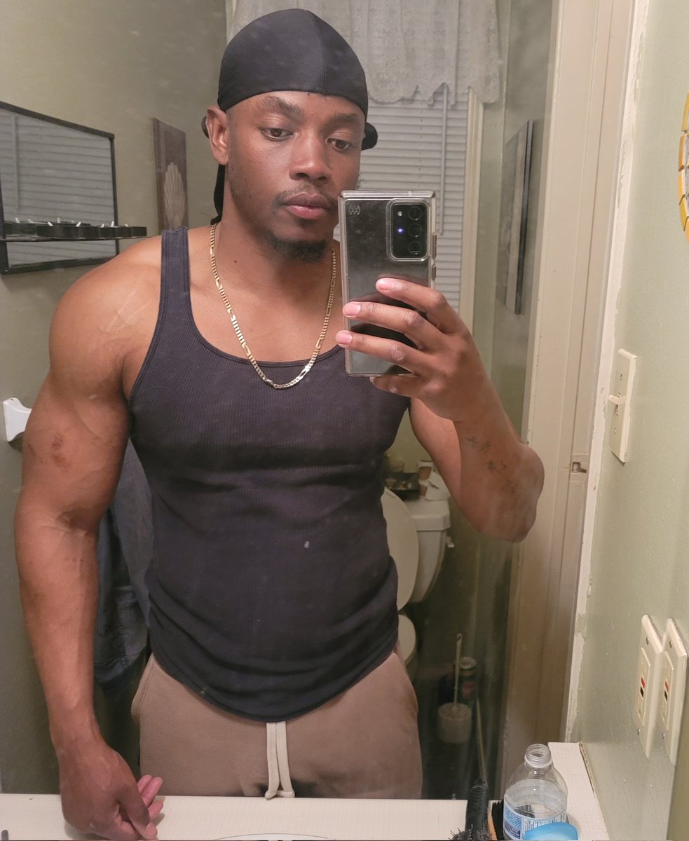 JoallMcGeachie's tweet photo. Kym life is paying off! #Gym #HealthIsTrueWealth #DrinkWater https://t.co/AsseUSkZt7