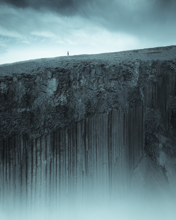 To support the amazing #nftphotographers working today, we feature one talent every day for you to discover.

Today: 📸 <a href="/TheJayKyren/">Jay Kyren</a> 

RT to support him and go follow/like his work!