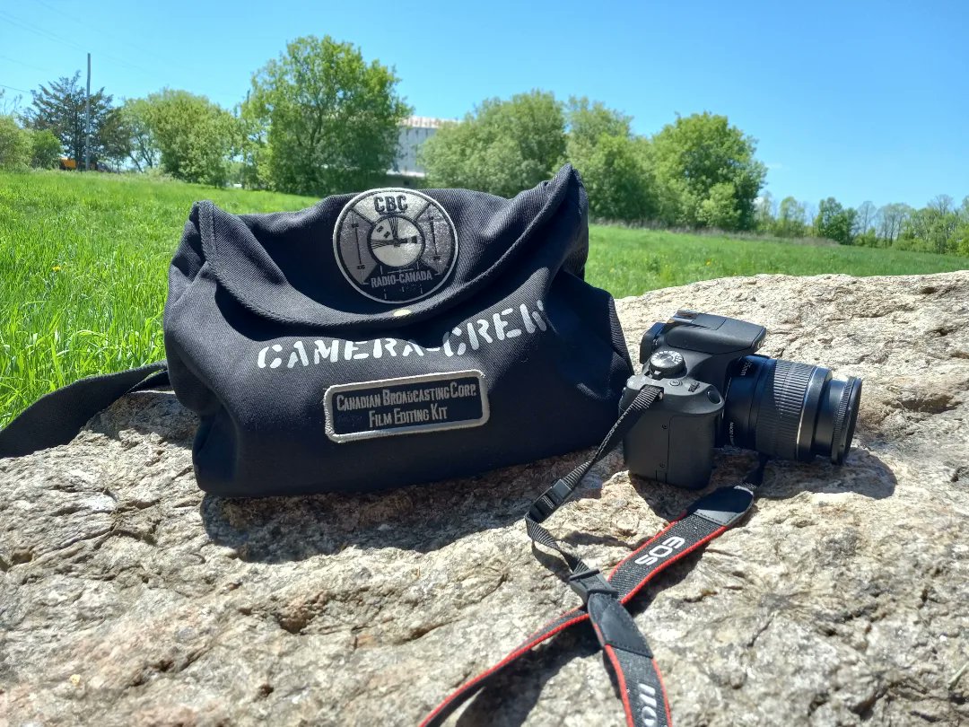 michaeltrevorca's tweet photo. Loving ❤ our new camera 📷 bag bought in #quebeccity at @ArtisansCanada.

Highly recommend this Canadian handmade gallery.

#smallbusiness #supportlocalbusiness #supportsmallbusinesses #canadianblogger #picoftheday #lovemylife #photooftheday #travelblogger #michaeltrevortravels https://t.co/JlakIB8cLv