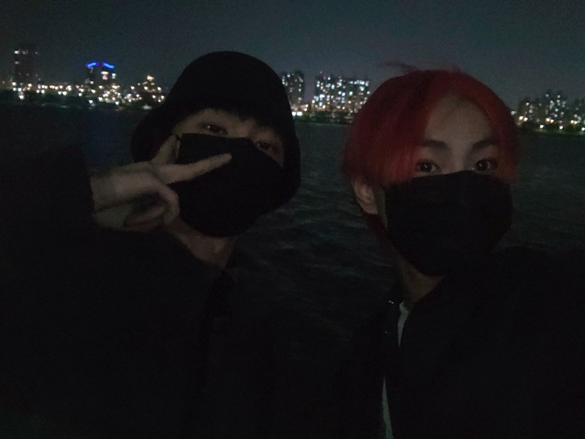 sxnlynz's tweet photo. — DAPIT-HAPON — 

a #jaywon one shot au wherein Dexon (pjs) and Hervio (yjw) are in a secret relationship. Full of sweet and sunshines, but will it last ?? After all, in front of others, they're just good friends— nothing more, and nothing less. https://t.co/hToKVj79Lf