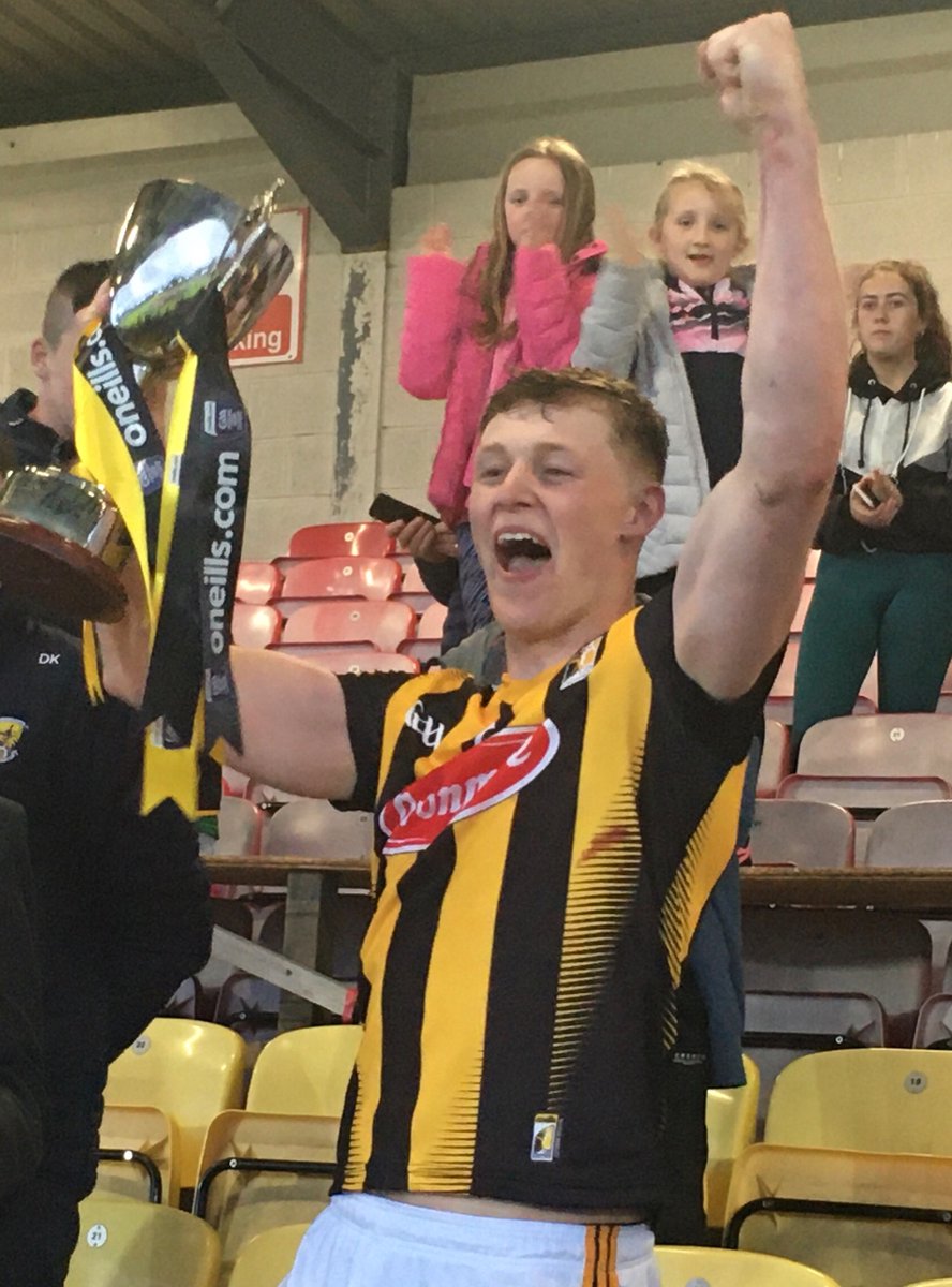PcmoylanPat's tweet photo. Great week for all in the Sycamores &amp; Aylesbury Estate as neighbours @DicksboroGAA Aoife Prendergast &amp; Padraic Moylan captain KK teams to Leinster titles at Senior Camogie &amp; U20 Hurling respectively. https://t.co/CYIeEC3MvQ