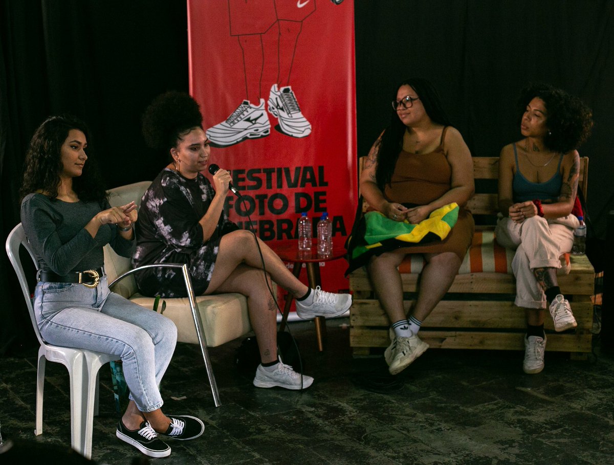 fotodequebrada's tweet photo. Silvana Mendes, Aya e Ada Souza bateram um papo brabo sobre "Visualidades Transgressoras" na tarde do último sábado (14) no Foto de Quebrada 🖤 Arrasaram!

#fotodequebrada #foto #fotografia #quebrada https://t.co/opqKJDOfDJ
