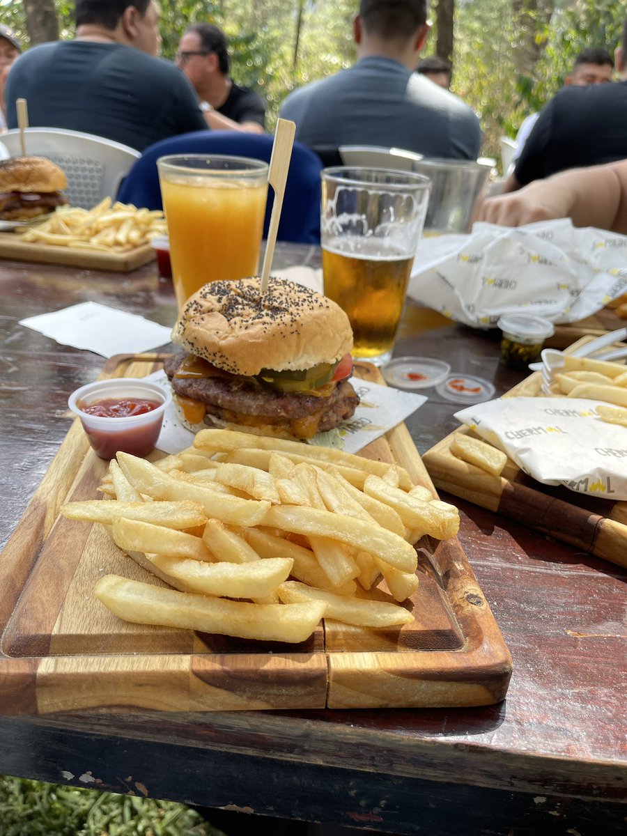 Bzaid94's tweet photo. The weekend has been to disconnect from everything.  I went to Antigua Guatemala on Friday to have a good time. There were activities, games and food.  The return was all karaoke haha.

And there is a snapshot with the place and time

#LonelyPopUnplugged https://t.co/G9TGiExixd
