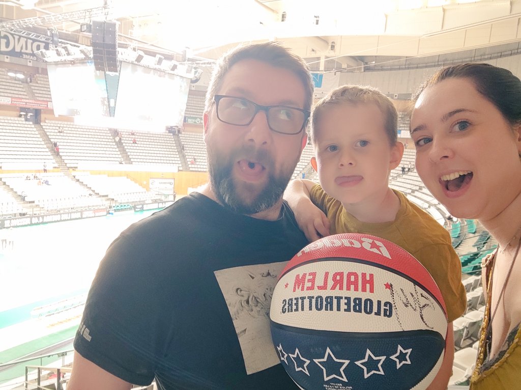 NurburQueen's tweet photo. #HarlemGlobetrotters https://t.co/6w55AlTU6P