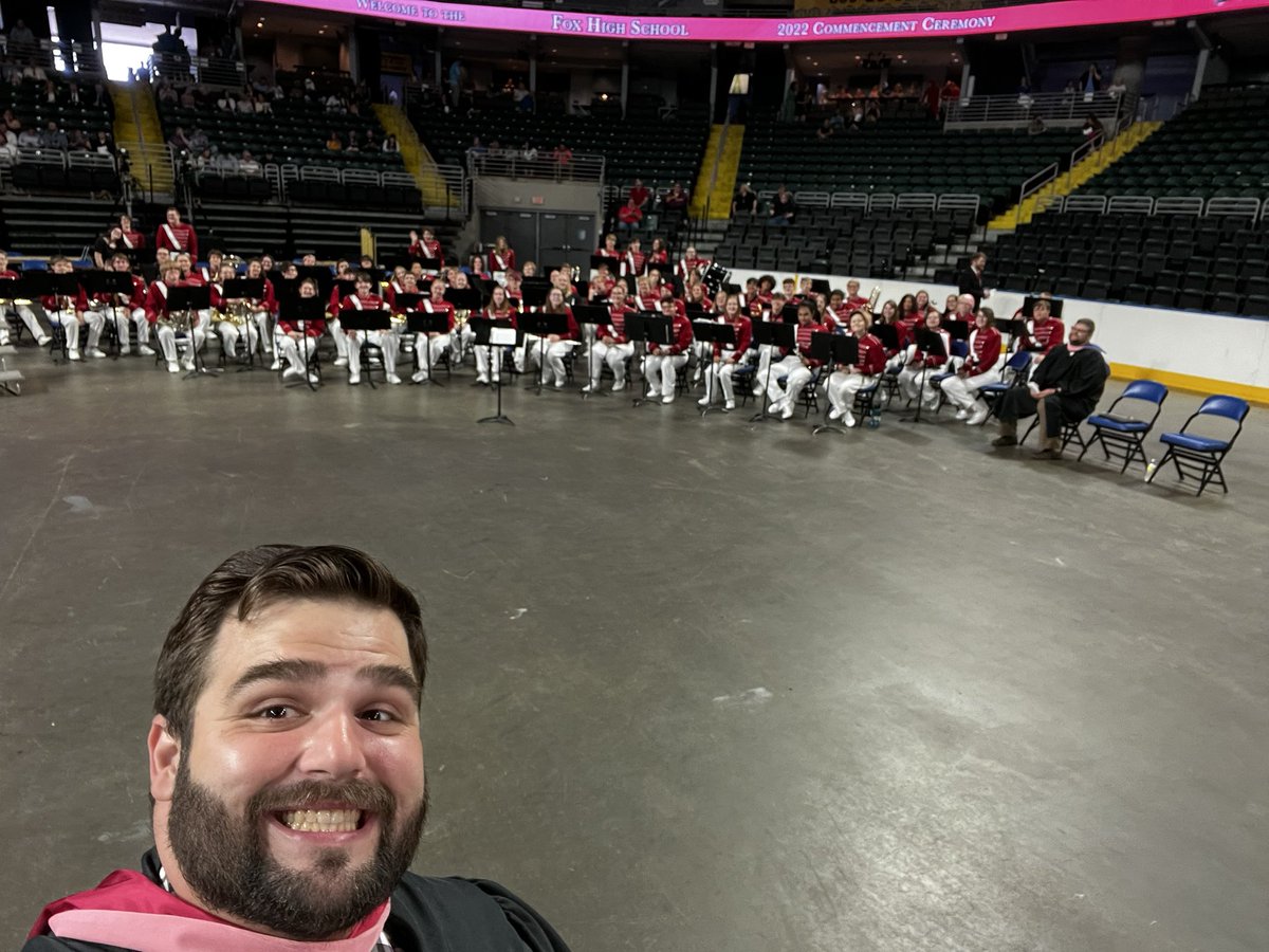 WE’RE BACK!!! Congratulations to the FHS Class of 2022! #goooooofox #bandbandiloveband