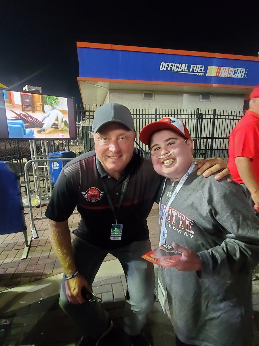 denise whitlatch #Dakota's mom tweet media