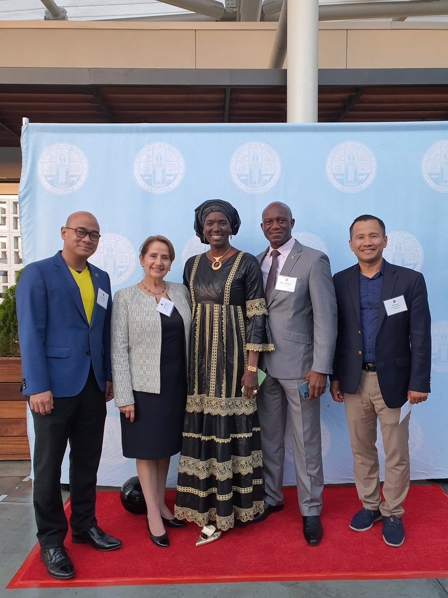 CG @SaralambaTor wore Thailand national football team jersey aka <a href="/Changsuek_TH/">Changsuek - ฟุตบอลทีมชาติไทย</a> to @BancStadium, home of <a href="/LAFC/">LAFC</a>,  where he attended the <a href="/LACCorps/">Los Angeles Consular Corps</a> event "Celebrating Soccer Around the World". Proud to put our flag there!!