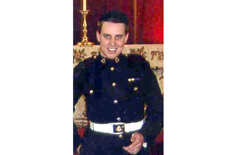 KeyserSosse's tweet photo. 30th May, 2007

Corporal Mike Gilyeat, aged 28, born in Hanover, lived in the Ise of Man, and of the Royal Military Police, died when the helicopter he was travelling in crashed in Kajaki, Helmand Province, Afghanistan 

Lest we Forget this brave man who gave his all 🇩🇪🇬🇧 https://t.co/LXQubpce9T