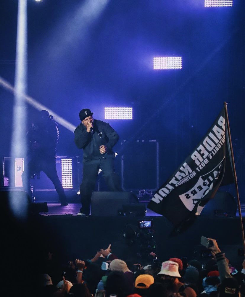 RyWheels78's tweet photo. Watched @icecube CRUSH it at @Calrootsfest and ya’ll know wassup when he starin down that #RaiderNation flag. LETS FUCKING GOOOOOO!!! @Raiders #Westside #westsideconection #Caliroots #westcoastbred https://t.co/kLkrFe7uuX