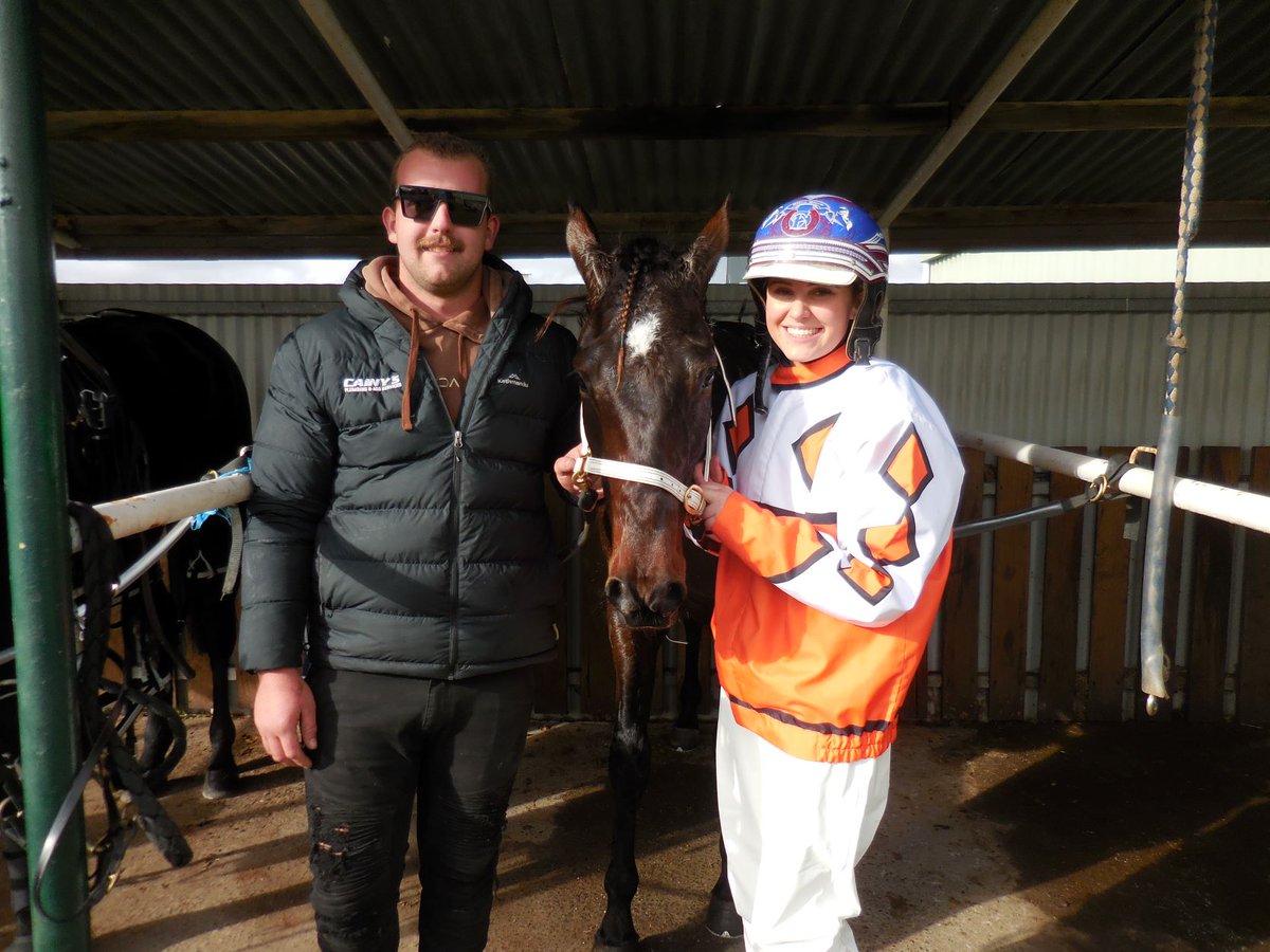 Horsham Trots tweet media
