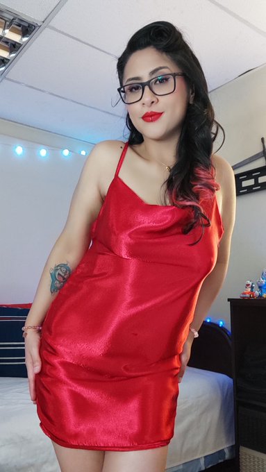 The dress came out so pretty!!! Although it took some time and it's not perfect, but I'm in love!! I<a href="/tag/camgirl"class="tags"><span>#camgirl</span></a><a href="/tag/exhibitionist"class="tags"><span>#exhibitionist</span></a><a href="/tag/sluttybrat"class="tags"><span>#sluttybrat</span></a>