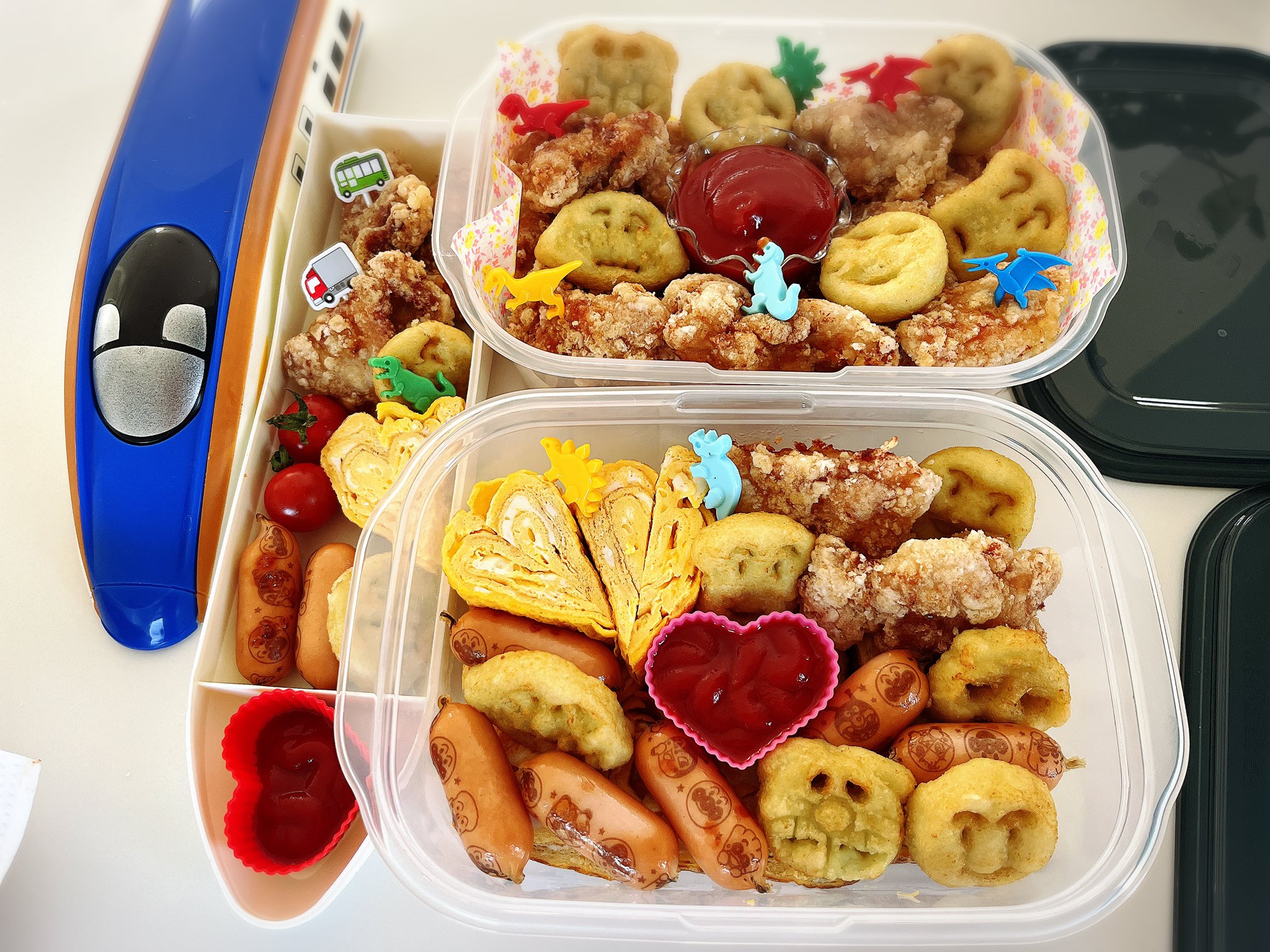 やよい 川崎で週末自炊 かわいいお弁当作れないからアンパンマンとピックに助けられてる 昨日はピクニックでした ピクニック お弁当 アンパンマン 外飲み 乾杯 T Co Rmlwh3jqsv Twitter