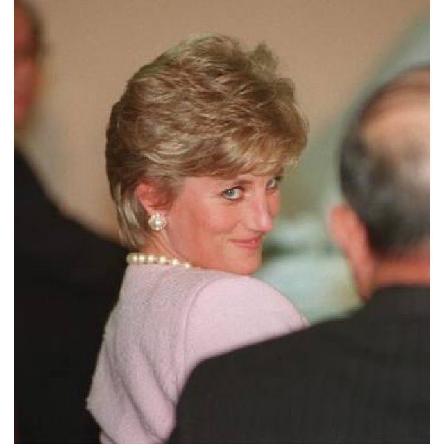mary_ndlela's tweet photo. Prince Harry and Princess Diana same vibes. ❤️❤️ #PrinceHarry #princessdiana https://t.co/ezG2aQhVro