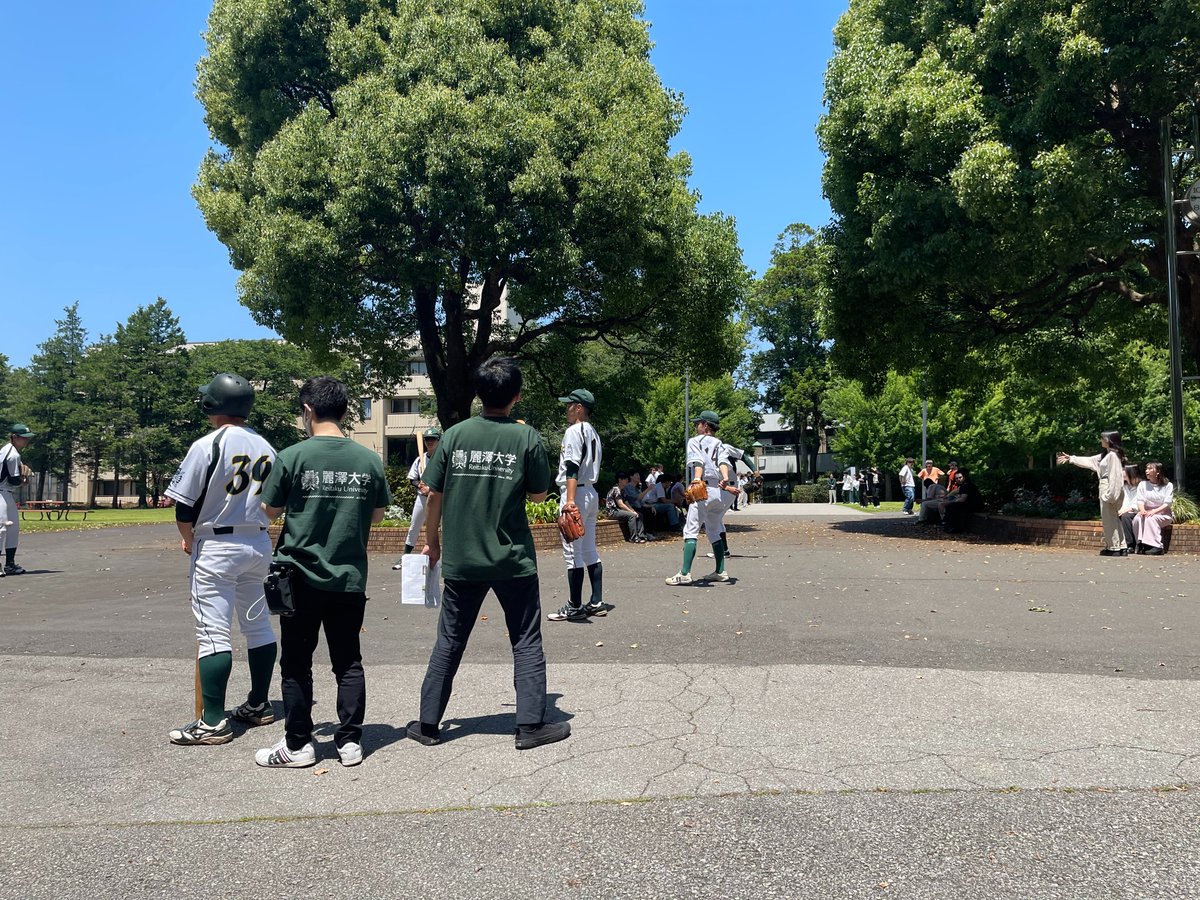 reitakuuniv's tweet photo. 昨日は課外活動団体とオープンキャンパス後の学生アドバイザーに協力してもらい、ある動画の撮影も行いました！！
完成をお楽しみに...😊

#麗澤大学 #撮影日和 ☀️ https://t.co/LjoBku4OMj