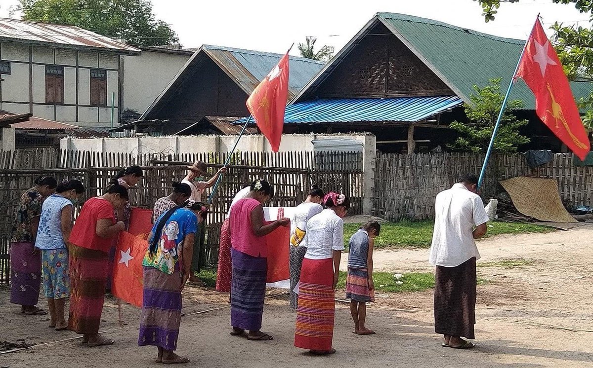 A protest rally against the military regime and in support of NUG government, took place in a village of #Shwebo township, Sagaing Region, on the morning of May 30.

#WarCrimesOfJunta
#2022May30Coup
#WhatsHappeninglnMyanmar #WarCrimesOfJunta #CrimesAgainstHumanity