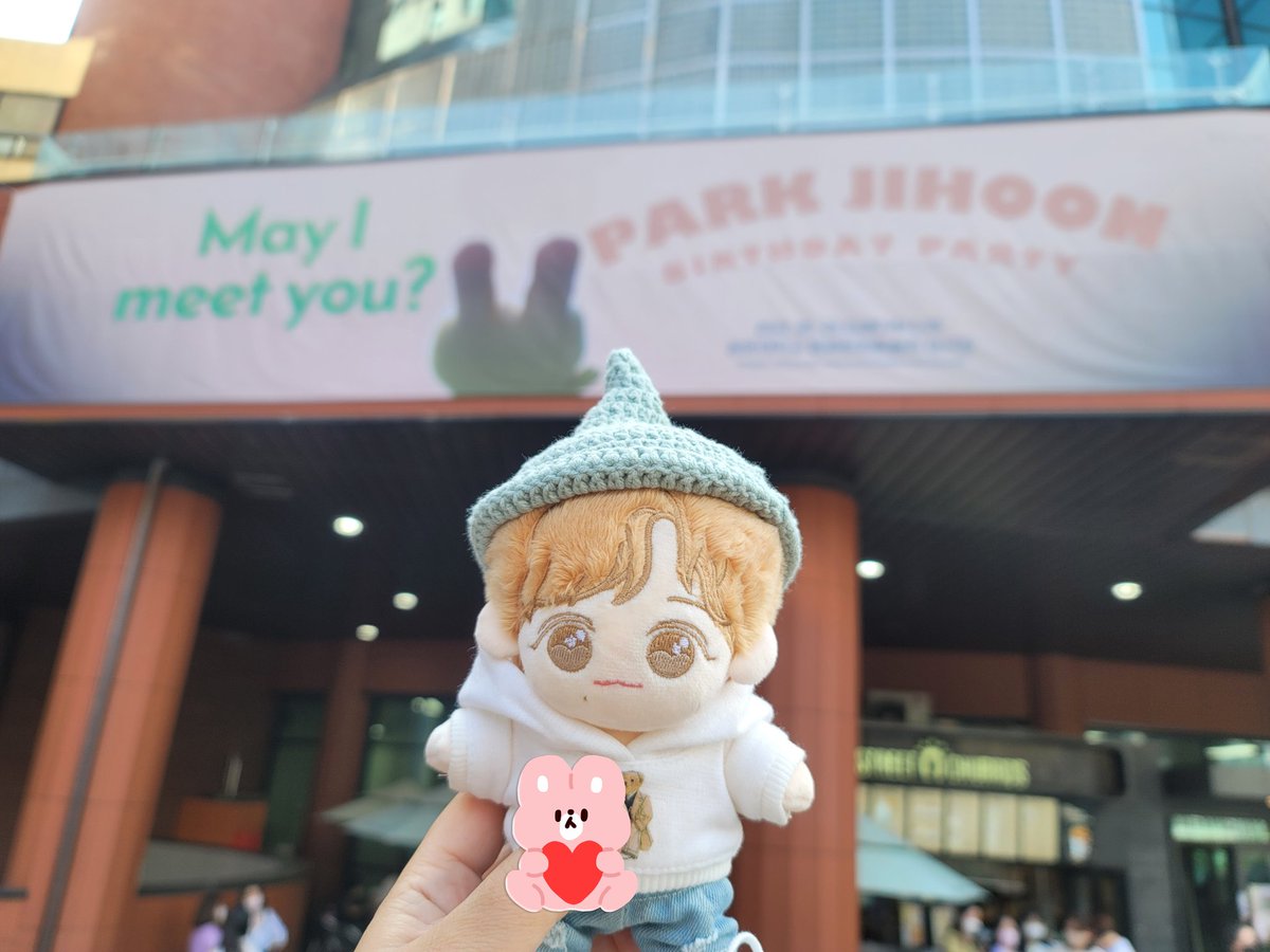 jihoon529ii's tweet photo. 지훈이 24번째 생일파티 🎉🎉🎉
890일만에 무대위에 지훈이를 다시만나고
지훈이 생일을 함께 보내다니 감동그자체 
내년.내후년. 앞으로의 생일도 함께하자❣️
사랑해 지훈아❤️

#박지훈 #PARKJIHOON #HAPPY_JIHOON_DAY #메이도_행복한_지훈데이
@Park_Jihoon_twt https://t.co/kWdppPHdcs