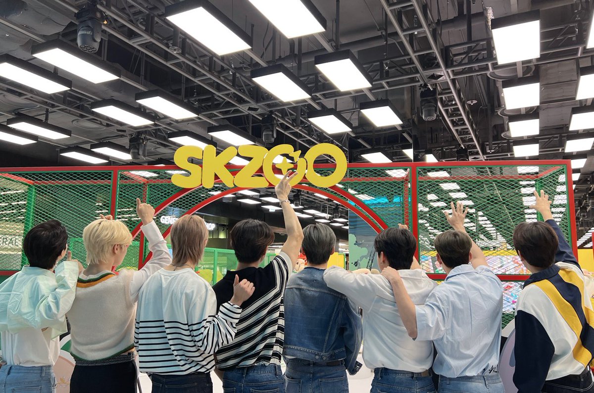 INFO_SKZOOPOPUP's tweet photo. STRAY KIDS x SKZOO
POP-UP STORE 'THE VICTORY' 

팝업스토어 공지 계정입니다

2022.05.30 MON(KST) - 2022.06.15 WED(KST)

#StrayKids #스트레이키즈
#SKZOO #스키주
#SKZOOPOPUPSTORE
#스키주팝업스토어
#SKZOOMERCH
#THEVICTORY
#YouMakeStrayKidsStay https://t.co/uCBmQwzaST