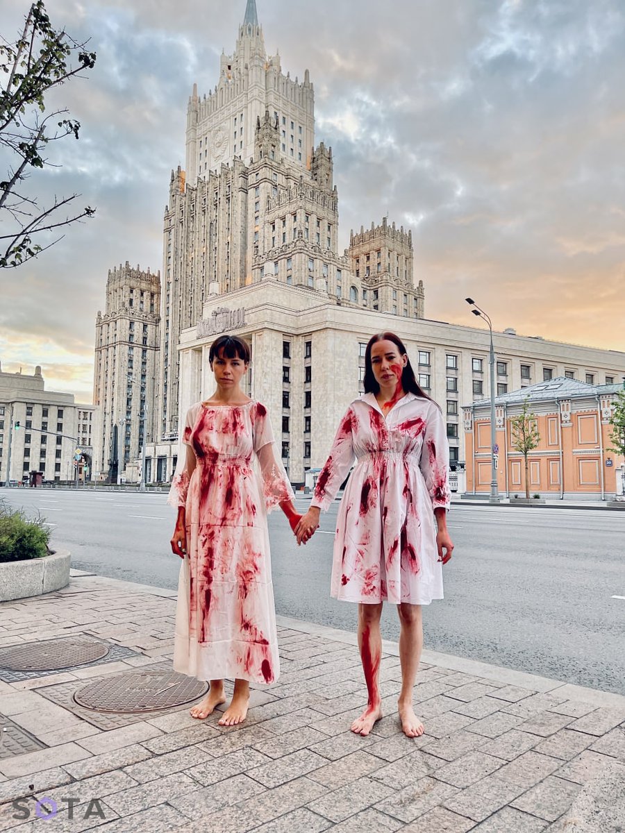igorsushko's tweet photo. #RUSSIA: The brave Natalya Perova and Lyudmila Annenkova held a protest "Blood won't wash off," right in front of the Foreign Ministry downtown #Moscow. Humanity will prevail ✊ https://t.co/7YNvzPSSsS