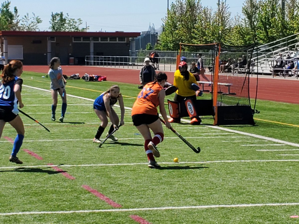 ChelseaFHC's tweet image. What a day! Thanks @KingstonFHC  for the great day of hosting #fieldhockey for our U14/U16 girls as well as @NepeanNighthawk for a great tourney! So many happy faces to be playing again! @FieldHockeyCan @FieldHockeyOnt #fieldhockeycanada