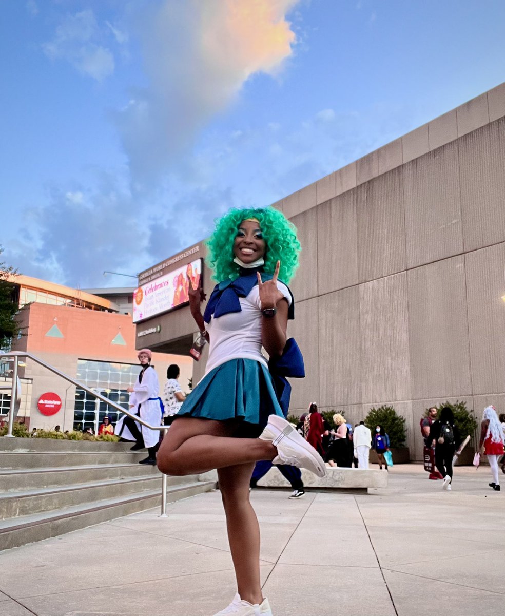 venusvision_'s tweet photo. My first time cosplaying (besides halloween) and I had to do my girl sailor Neptune. #MomoCon2022 https://t.co/HbNw1EQMxW