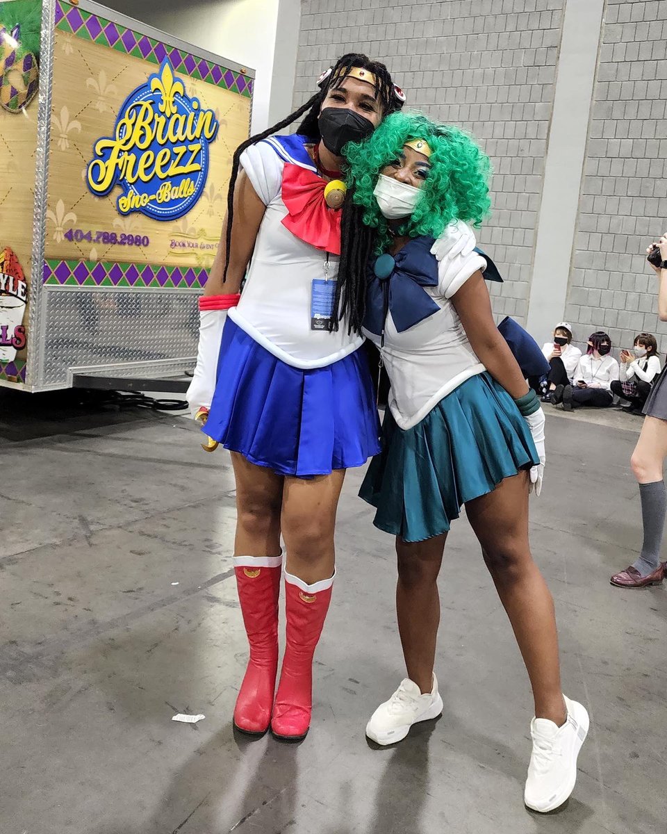 venusvision_'s tweet photo. My first time cosplaying (besides halloween) and I had to do my girl sailor Neptune. #MomoCon2022 https://t.co/HbNw1EQMxW