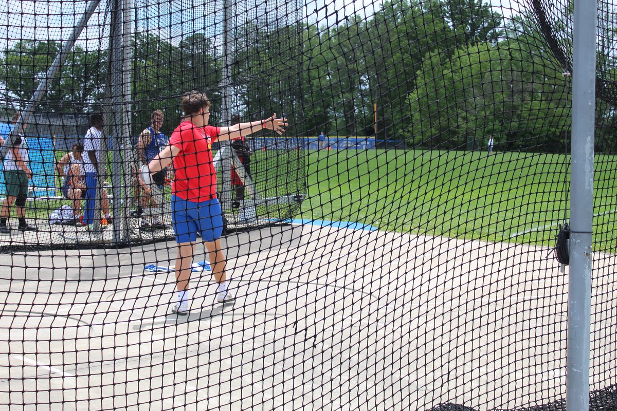 ShellsThrows's tweet photo. Southern Illinois Region was well represented in the IHSA Class 2A Discus Finals. @ashtonnoble_ and Centralia's @ChysBrown have competed alongside each other all season long and have become friends. Thank you Chys for always uplifting and encouraging Ashton! https://t.co/RCGTdiOApl