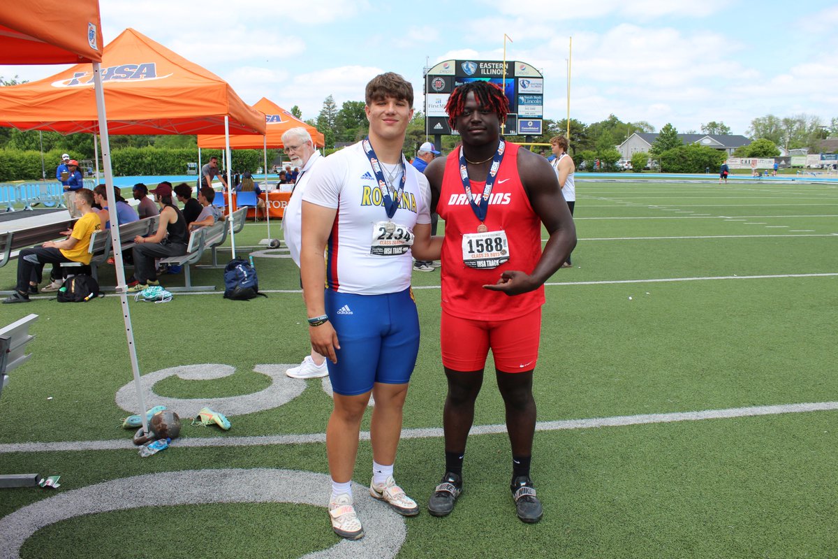 ShellsThrows's tweet photo. Shells Thrower @ashtonnoble_ placed 2nd in the IHSA Class 2A Discus Event and fellow southern illinois region thrower @ChysBrown placed 3rd.

Chys is the IHSA 2A Shot Put Champion. CONGRATULATIONS CHYS!!! 

Both Chys and Ashton are Juniors. Class of 2023 will dominate next year! https://t.co/oZ2Pk3fEgS