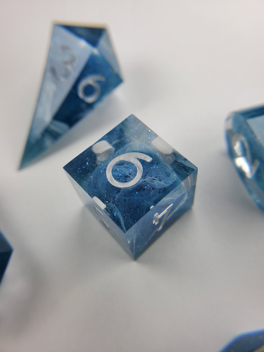 DeckofmanyDice's tweet photo. Hi all! Im running a giveaway for this 4d6+1d4 alternative shape dice! They are half transparent and half opaque wavy- ocean like dice!🌊 

Instructions on reply tweet! 

#Giveaway #dnd5e #dnd #dnddice #dice #handmadedice #5e #dicemaking #dice_giveaway https://t.co/PdSvIA6ERQ